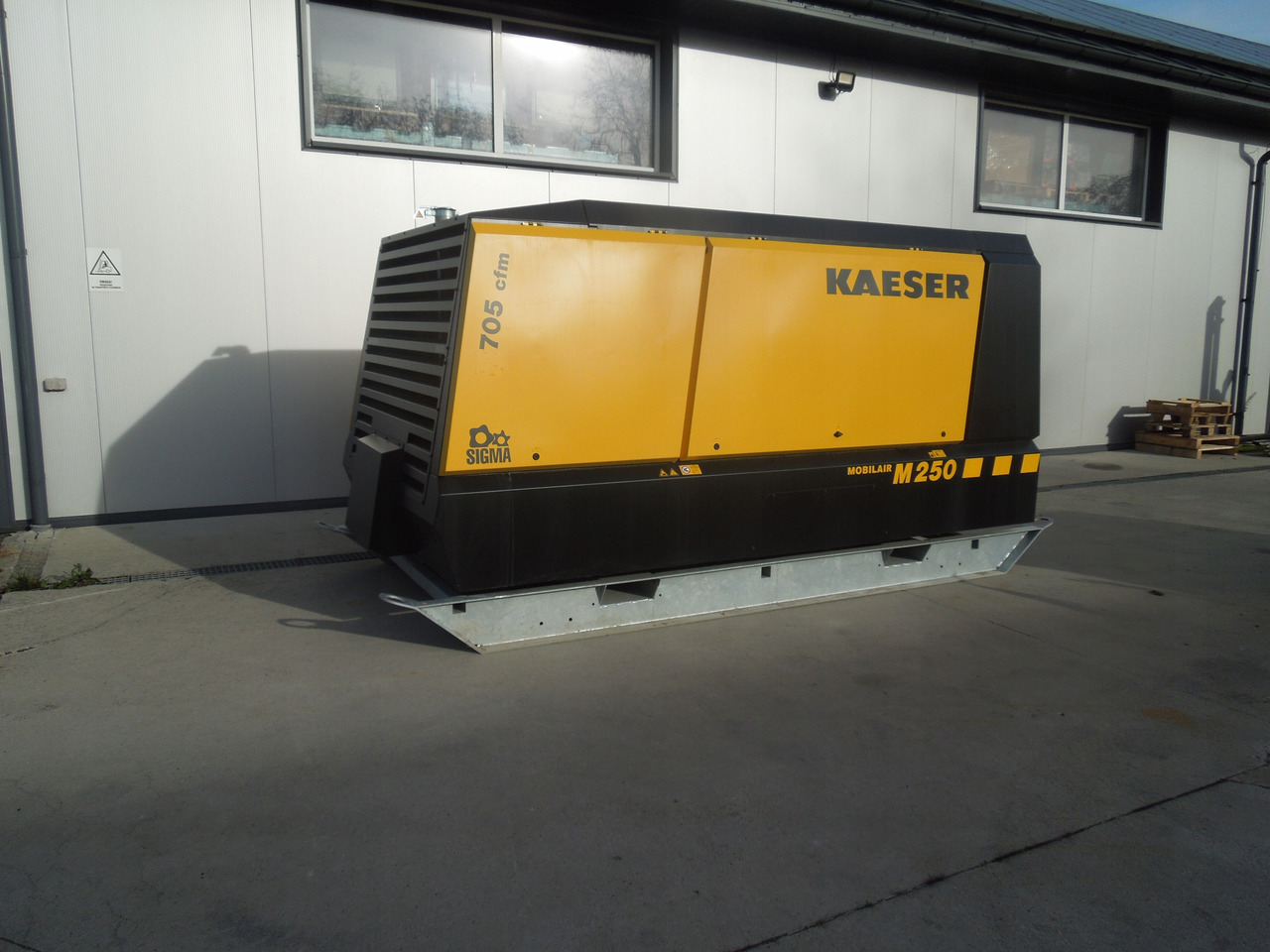 KAESER M250 - Air compressor: picture 1 KAESER M250 - Air compressor: picture 1