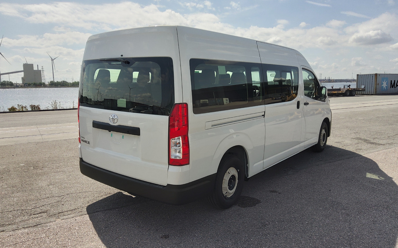 Toyota Hiace HIGH ROOF / TOIT HAUT 3.5L Petrol Manual - Minibus, Passenger van: picture 5 Toyota Hiace HIGH ROOF / TOIT HAUT 3.5L Petrol Manual - Minibus, Passenger van: picture 5