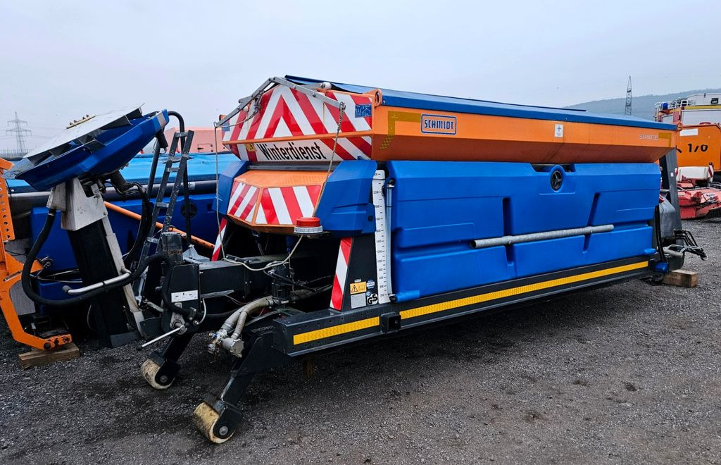 Schmidt STRATOS S50 Streuer 5m3 Kubota Motor - Hook lift truck: picture 1 Schmidt STRATOS S50 Streuer 5m3 Kubota Motor - Hook lift truck: picture 1