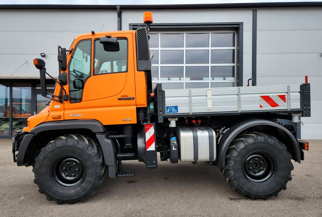 Unimog U300 Agrar Euro5 Hydrostat Variopilot Unimog U300 Agrar Euro5 Hydrostat Variopilot - Tipper: picture 2 Unimog U300 Agrar Euro5 Hydrostat Variopilot Unimog U300 Agrar Euro5 Hydrostat Variopilot - Tipper: picture 2
