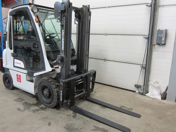 NISSAN Y1D2A20Q - Diesel forklift: picture 3 NISSAN Y1D2A20Q - Diesel forklift: picture 3