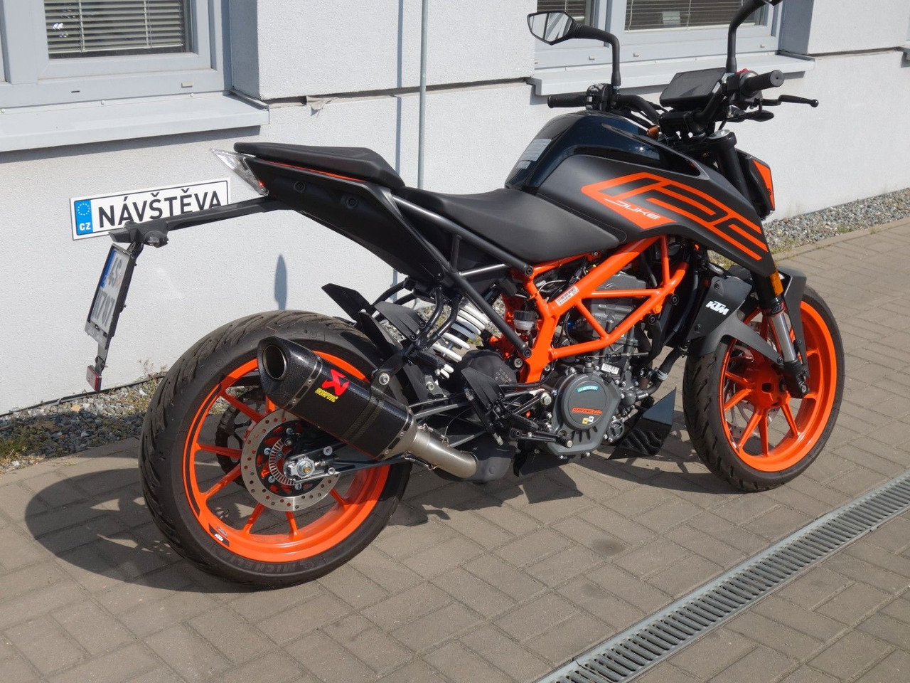 KTM Duke 125 Original 905 km !!! - Motorcycle: picture 3 KTM Duke 125 Original 905 km !!! - Motorcycle: picture 3