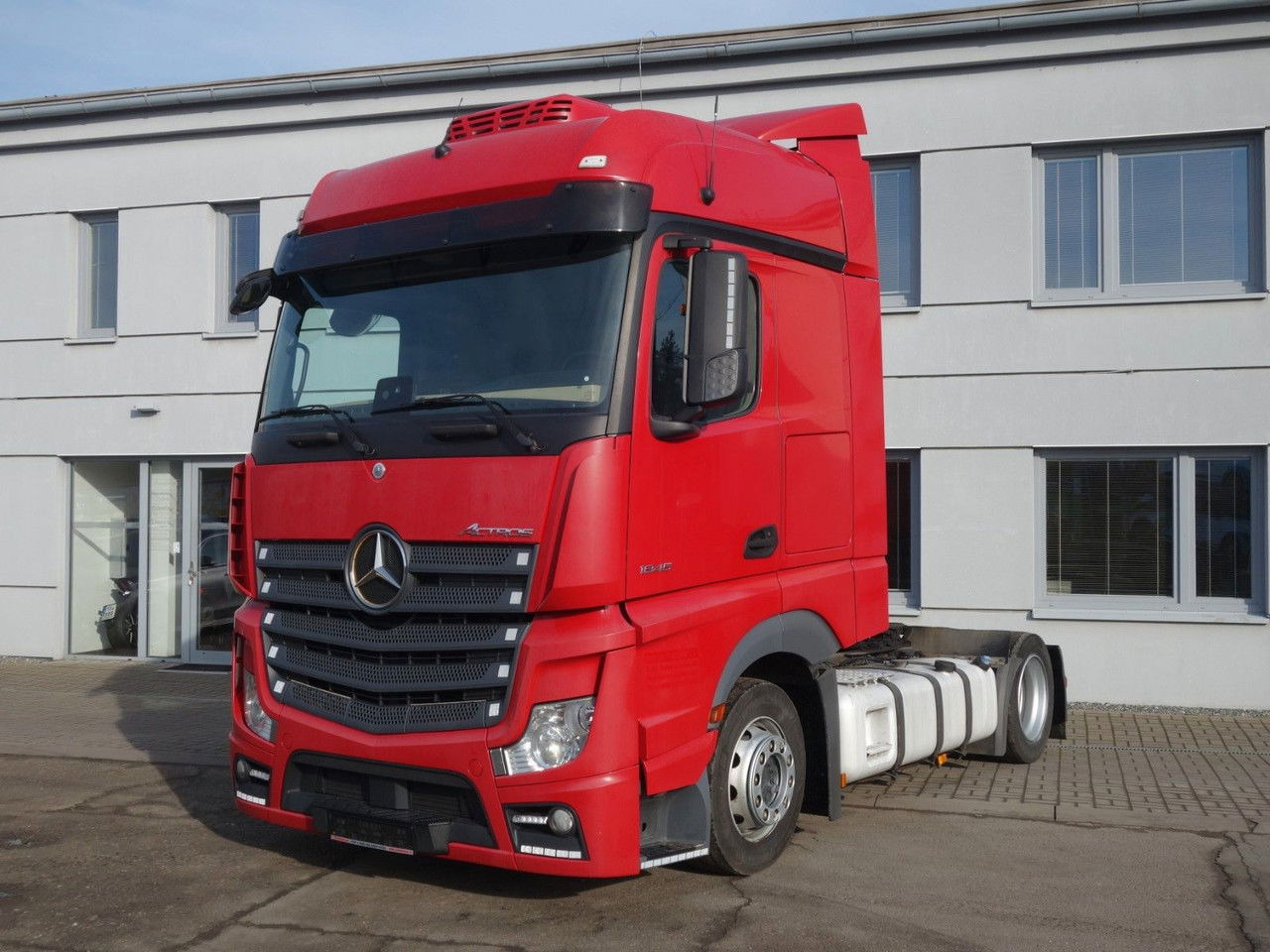 Mercedes-Benz Actros 1845 Lsnrl, Lowdeck, Standklima - Tractor unit: picture 1 Mercedes-Benz Actros 1845 Lsnrl, Lowdeck, Standklima - Tractor unit: picture 1