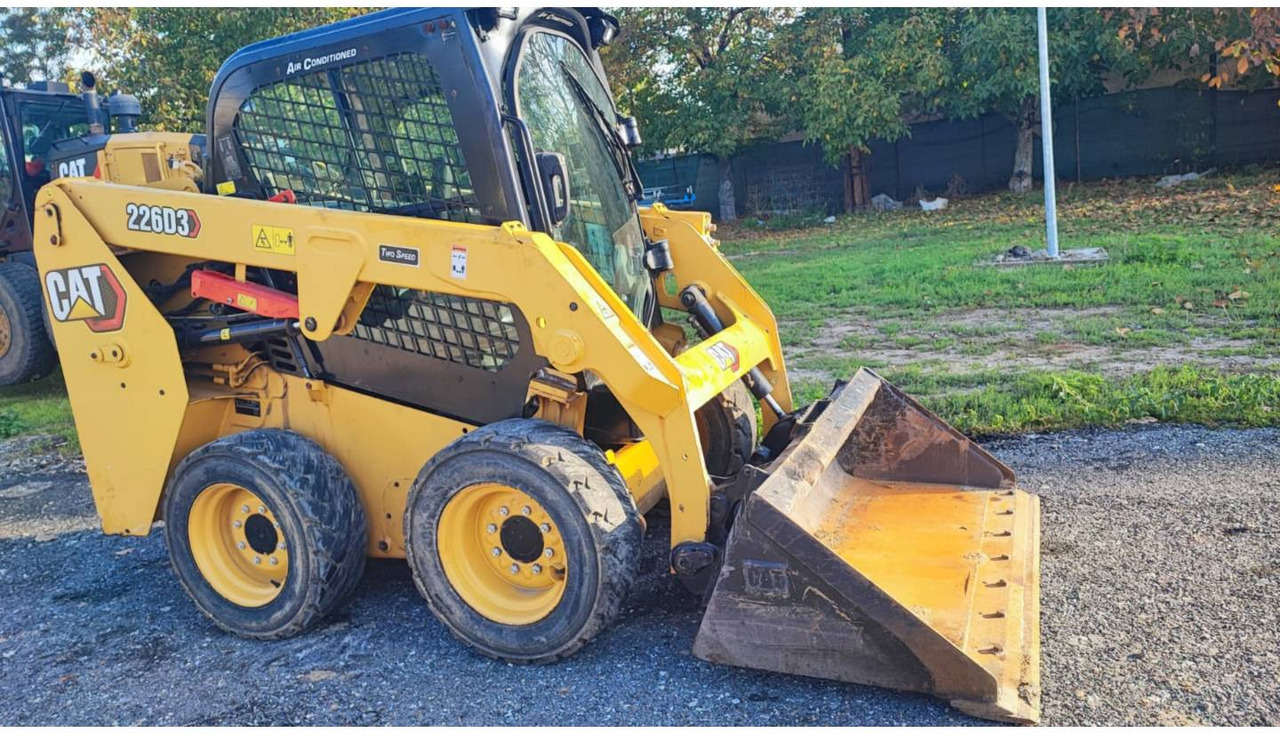 CAT 226D3 - Skid steer loader: picture 2 CAT 226D3 - Skid steer loader: picture 2