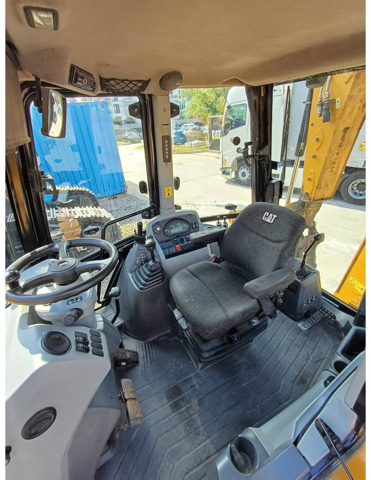 Backhoe loader CAT 428F2: picture 8