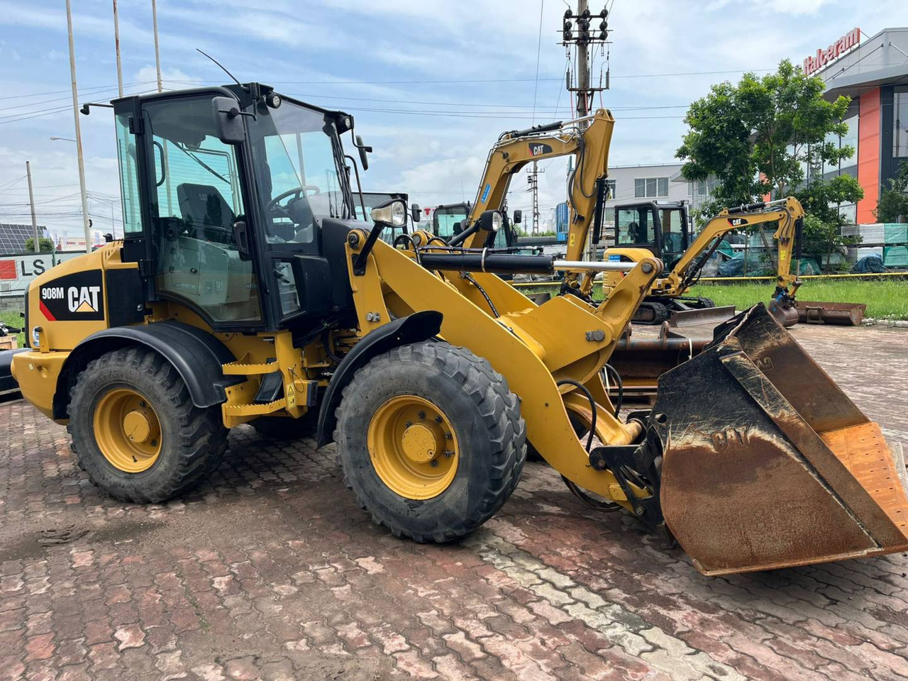 CAT 908M - Wheel loader: picture 2 CAT 908M - Wheel loader: picture 2