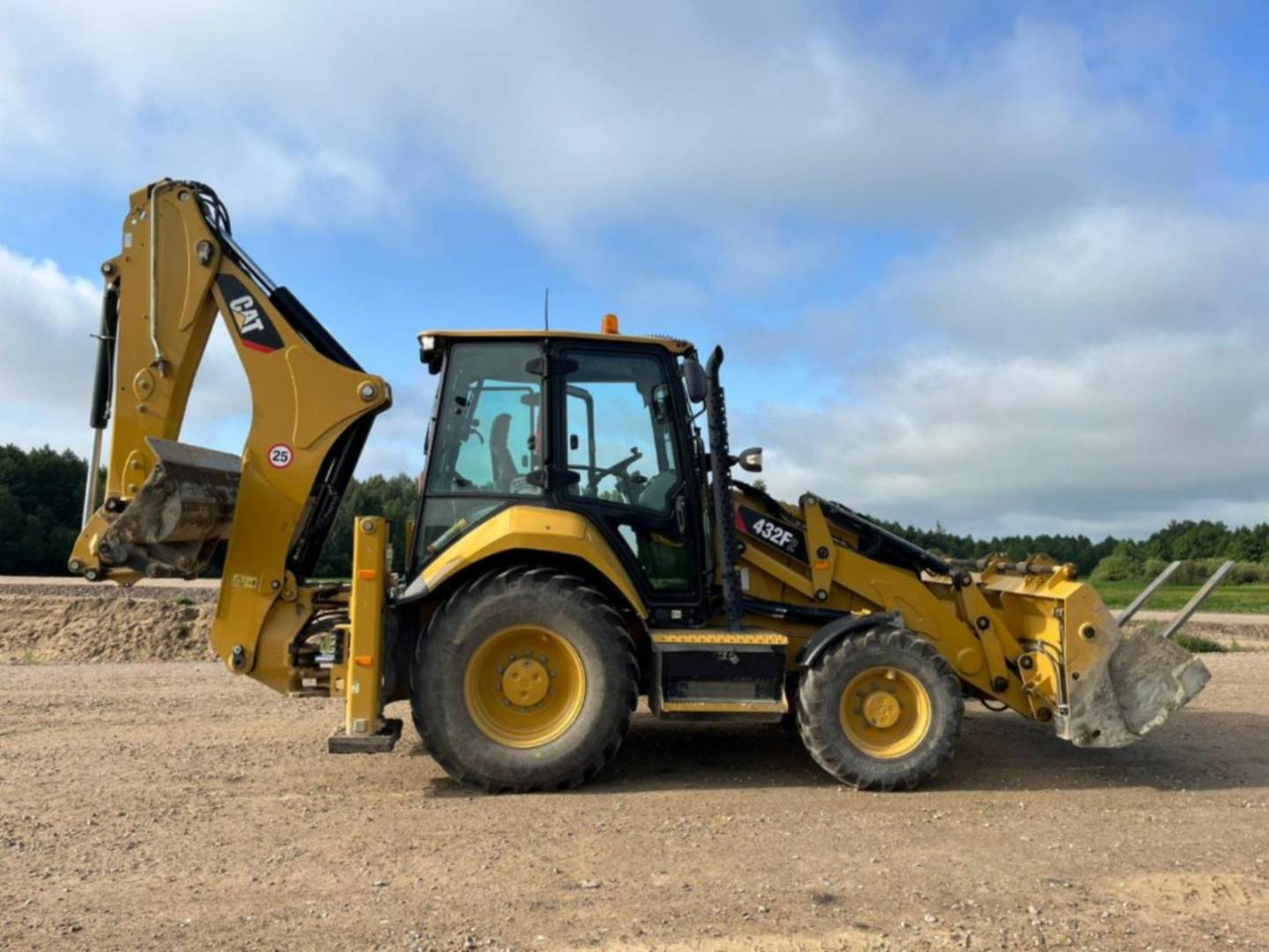 CAT 432F2 - Backhoe loader: picture 4 CAT 432F2 - Backhoe loader: picture 4