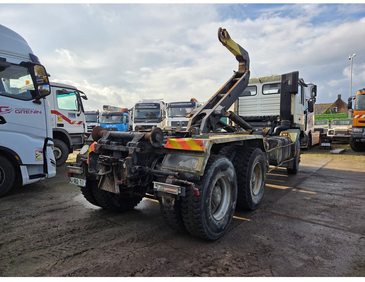 MAN FE 360 6X4 HOOKLIFT 6 CYL MANUAL GEARBOX - Hook lift truck: picture 3 MAN FE 360 6X4 HOOKLIFT 6 CYL MANUAL GEARBOX - Hook lift truck: picture 3
