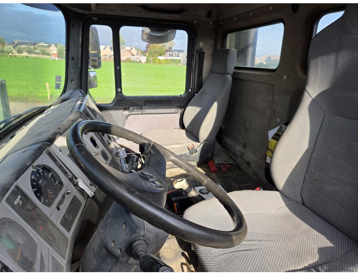 Hook lift truck MAN FE 360 6X4 HOOKLIFT 6 CYL MANUAL GEARBOX: picture 7 Hook lift truck MAN FE 360 6X4 HOOKLIFT 6 CYL MANUAL GEARBOX: picture 7