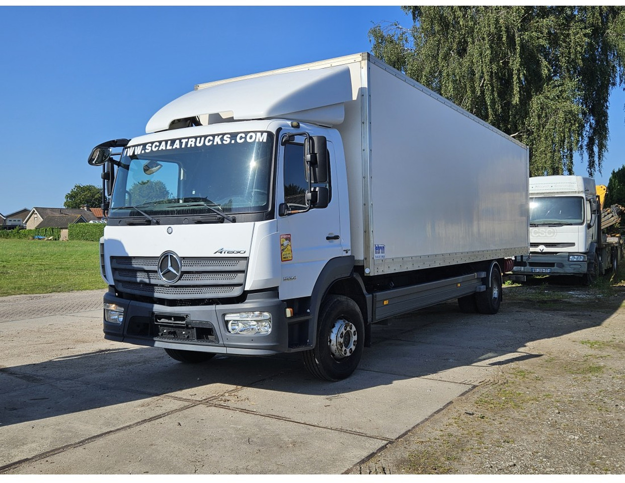 Mercedes-Benz Atego 1624 Euro 6 Closed Box Loading lift very clean - Box truck: picture 1 Mercedes-Benz Atego 1624 Euro 6 Closed Box Loading lift very clean - Box truck: picture 1
