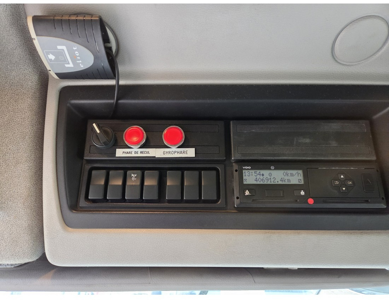 Tank truck Renault Premium 340 6x2 Fuel Tank 18.540 L 3 compart Steering Axle Retarder Manual gearbox: picture 13