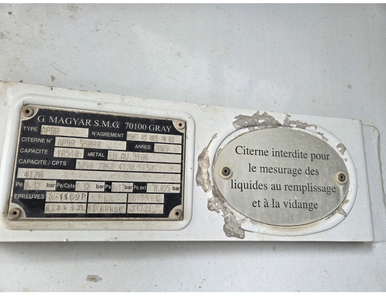 Tank truck Renault Premium 340 6x2 Fuel Tank 18.540 L 3 compart Steering Axle Retarder Manual gearbox: picture 9