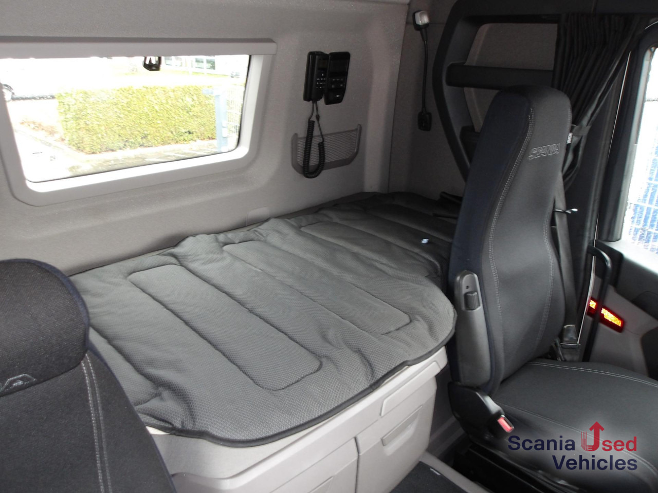 SCANIA R 450 - 6x2*4 - HIAB ABROLLKIPPER - HIGHLINE - SCR - Hook lift truck: picture 2 SCANIA R 450 - 6x2*4 - HIAB ABROLLKIPPER - HIGHLINE - SCR - Hook lift truck: picture 2