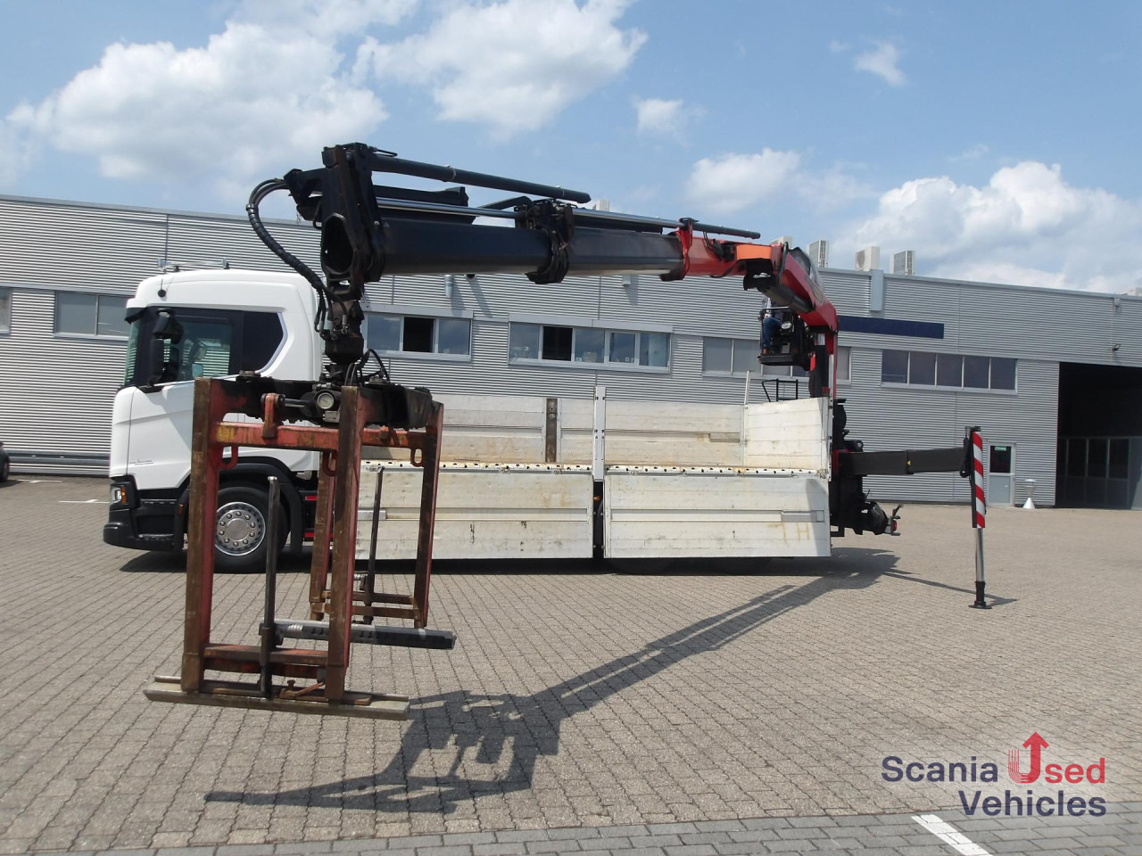 SCANIA R580 - 6x2*4 - V8 - PALFINGER PK 23.001L TEC3 - Dropside/ Flatbed truck, Crane truck: picture 2 SCANIA R580 - 6x2*4 - V8 - PALFINGER PK 23.001L TEC3 - Dropside/ Flatbed truck, Crane truck: picture 2
