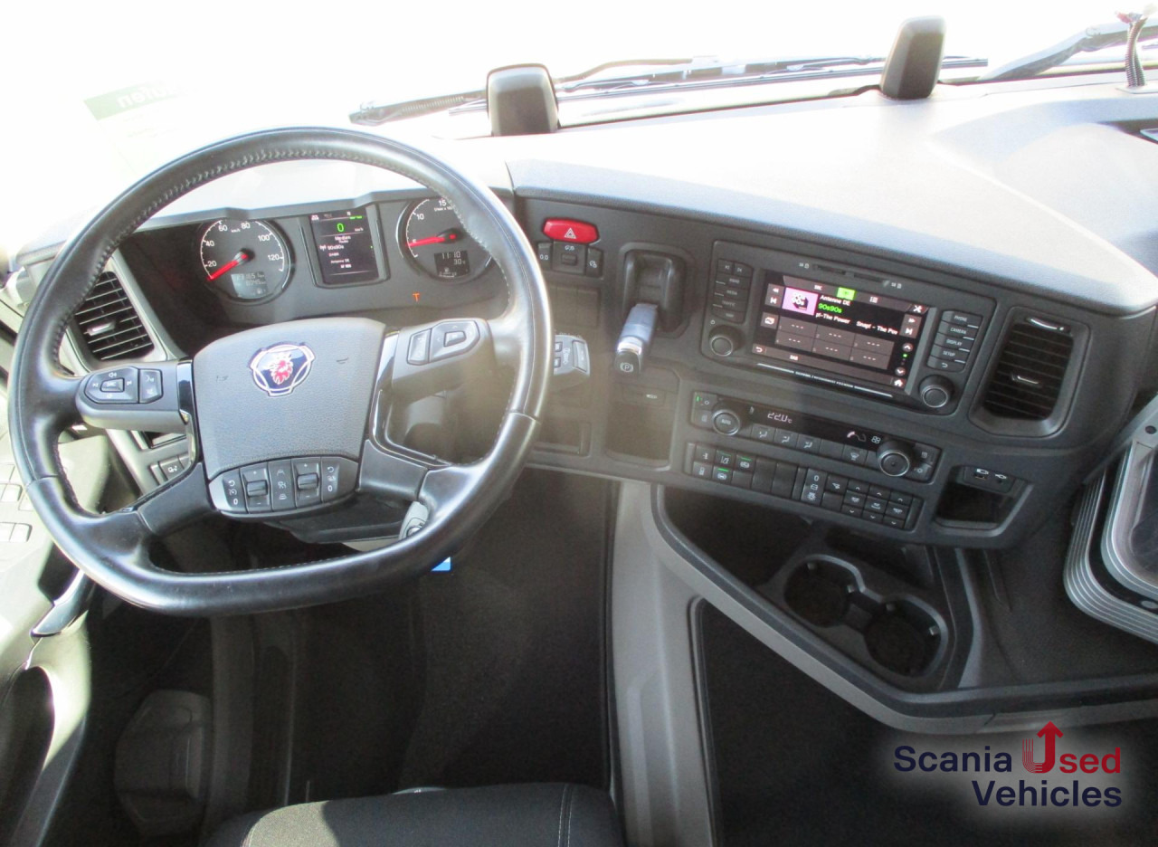 SCANIA R460 NA - HIGHLINE - CRB ENGINE BRAKE - 2x TANKs - Tractor unit: picture 3 SCANIA R460 NA - HIGHLINE - CRB ENGINE BRAKE - 2x TANKs - Tractor unit: picture 3
