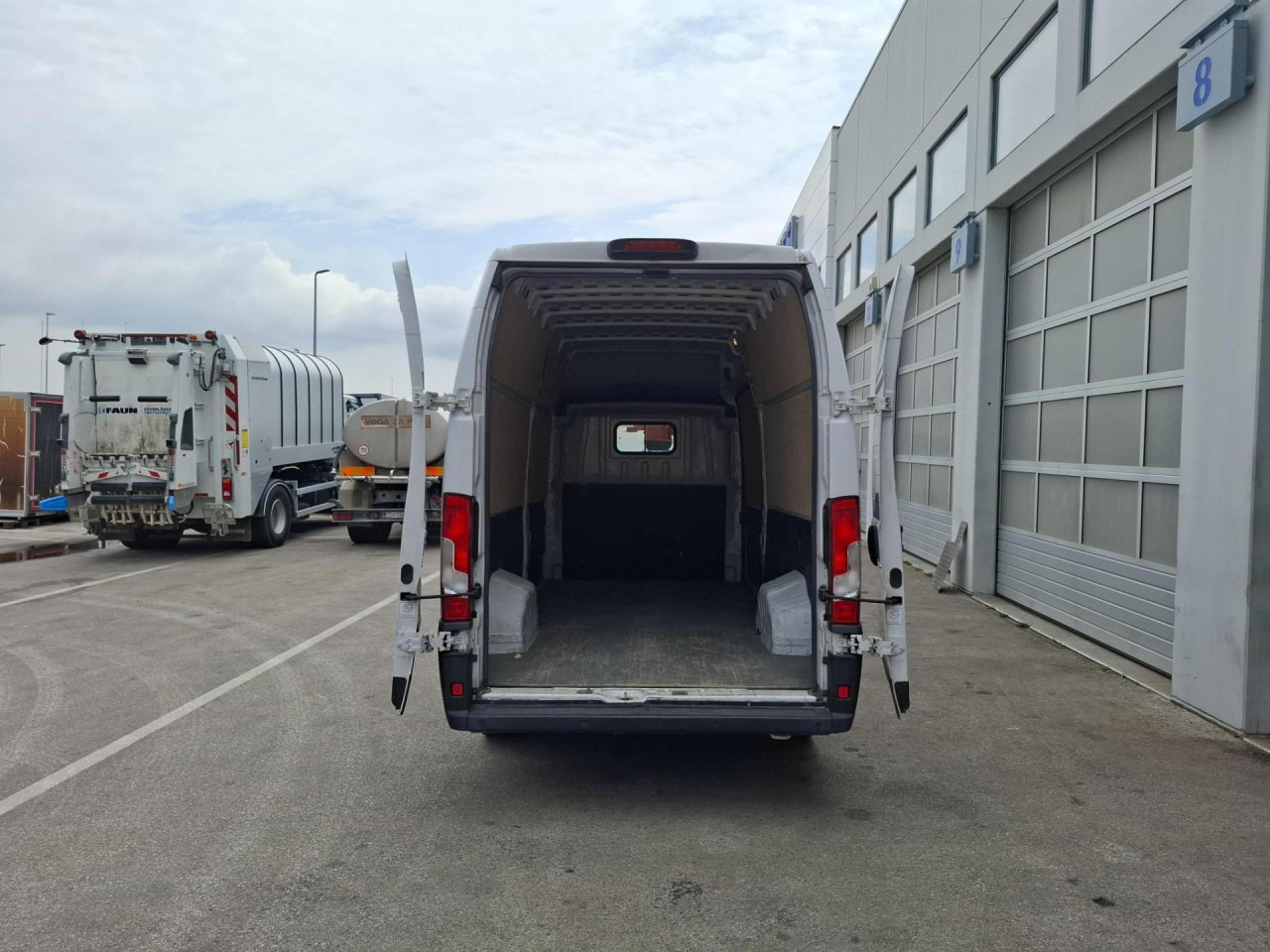 CITROEN Jumper 2.2 HDI - Passenger van: picture 5 CITROEN Jumper 2.2 HDI - Passenger van: picture 5