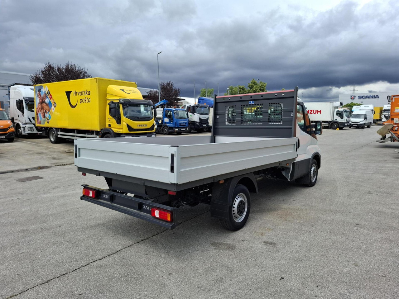 IVECO Daily 35S16 - Panel van: picture 4 IVECO Daily 35S16 - Panel van: picture 4