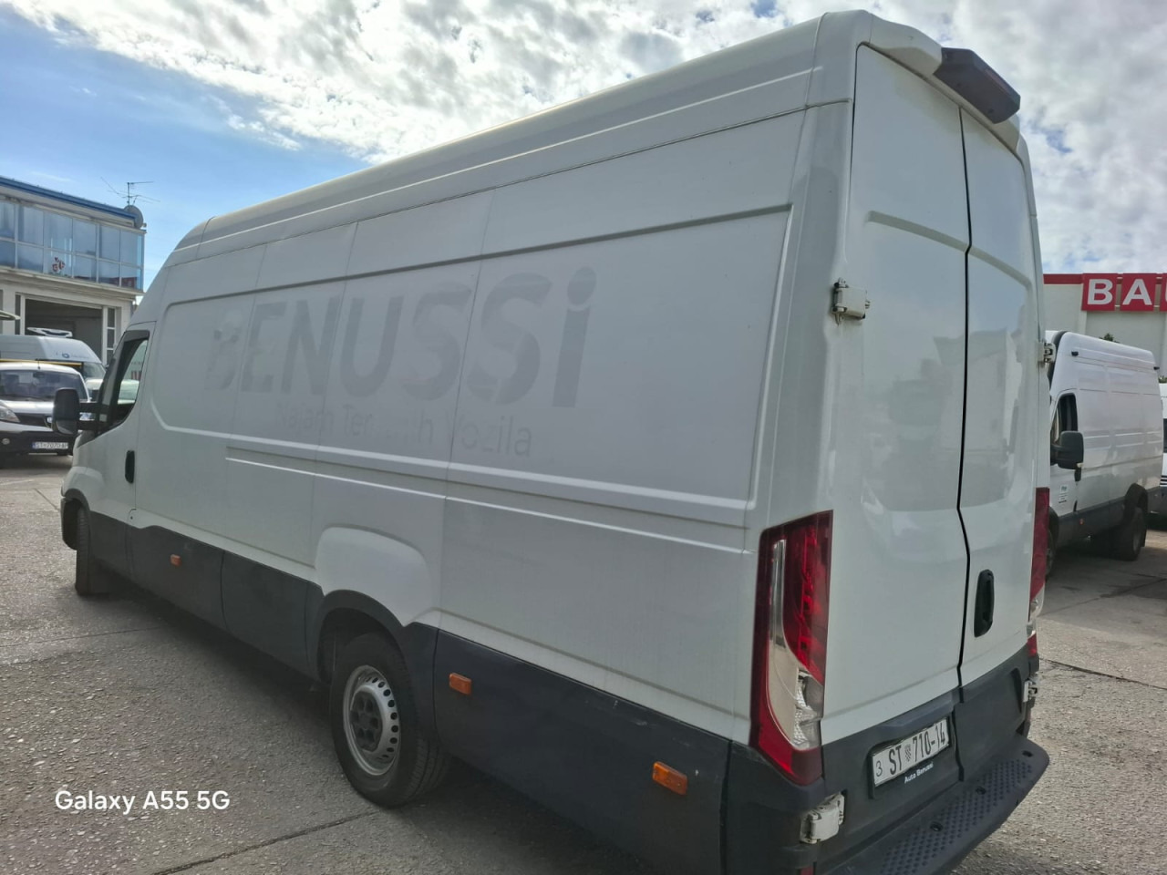 IVECO Daily 35S16V - Passenger van: picture 3 IVECO Daily 35S16V - Passenger van: picture 3