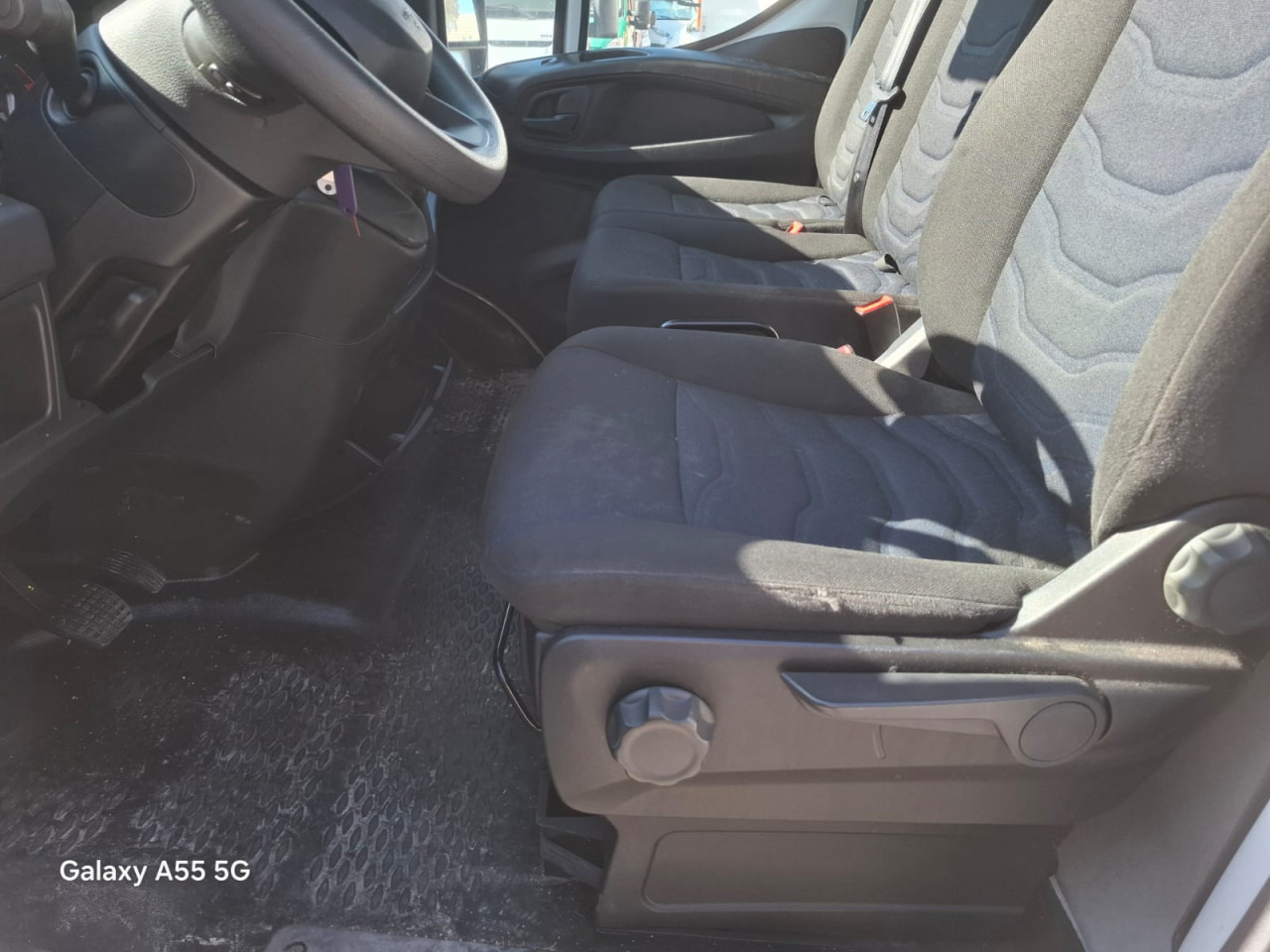 IVECO Daily 35S16V - Passenger van: picture 5 IVECO Daily 35S16V - Passenger van: picture 5