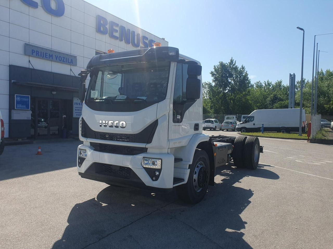 IVECO Eurocargo ML180E32/P - Cab chassis truck: picture 1 IVECO Eurocargo ML180E32/P - Cab chassis truck: picture 1