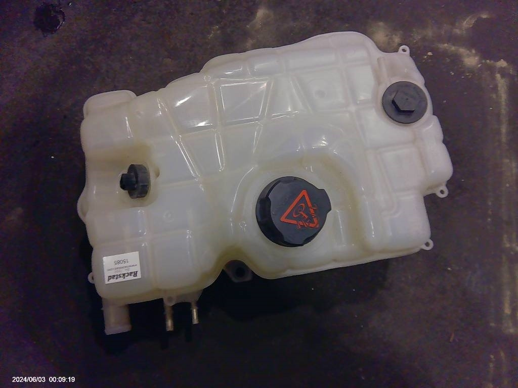 Scania R410 Expansionskärl, 2545035 - Engine for Truck: picture 1 Scania R410 Expansionskärl, 2545035 - Engine for Truck: picture 1
