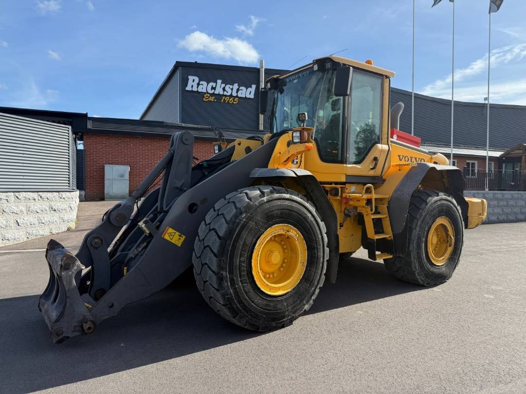 Volvo L 120 F - Wheel loader: picture 1 Volvo L 120 F - Wheel loader: picture 1