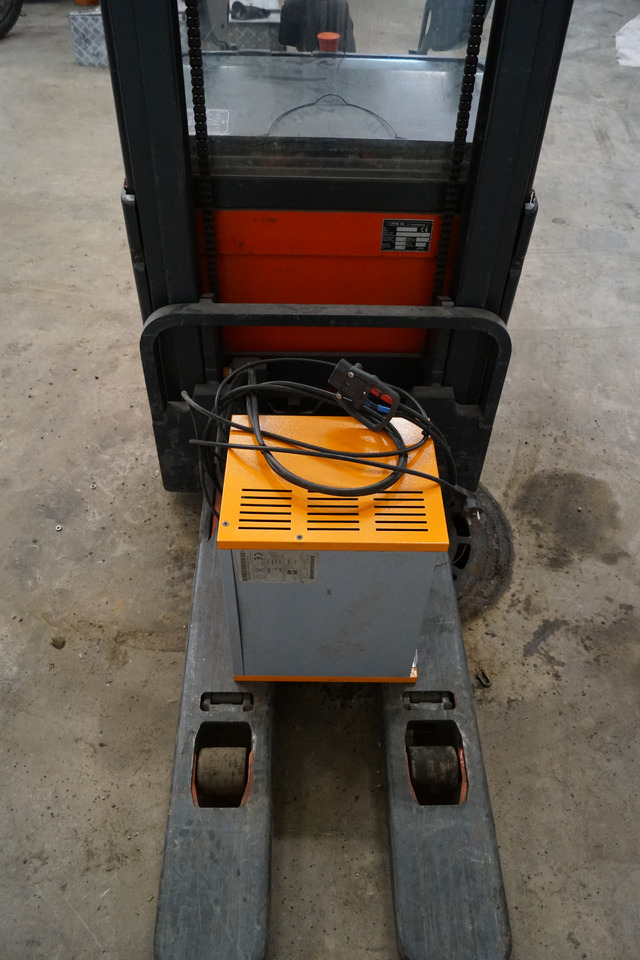 LINDE L14ap - Stacker: picture 3 LINDE L14ap - Stacker: picture 3