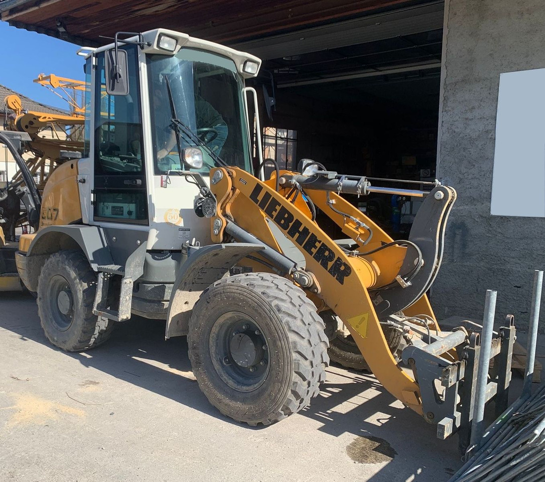 Liebherr L507, Gabel+Schaufel, ONLY 850hours - Wheel loader: picture 2 Liebherr L507, Gabel+Schaufel, ONLY 850hours - Wheel loader: picture 2