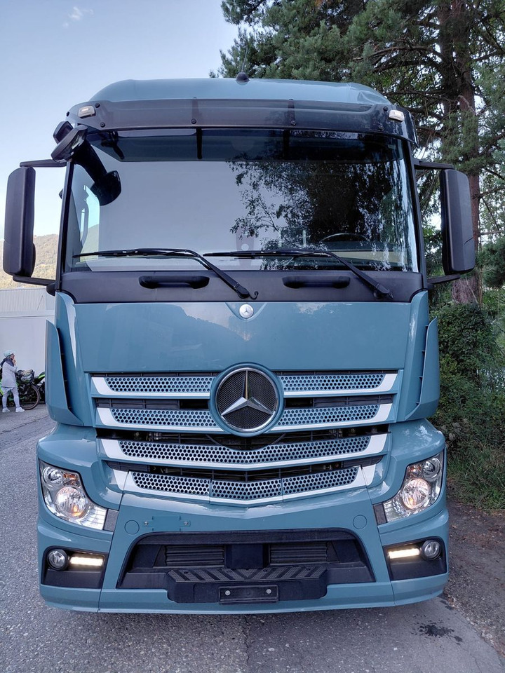 Mercedes-Benz Actros 1836 4x2, E6, Ladebordwand, Fahrschule - Curtainsider truck: picture 2 Mercedes-Benz Actros 1836 4x2, E6, Ladebordwand, Fahrschule - Curtainsider truck: picture 2