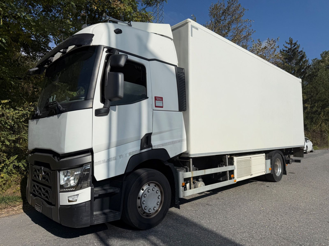 Renault T460 4x2, E 6, Carrier U850, -30C, Ladebordwand - Refrigerator truck: picture 1 Renault T460 4x2, E 6, Carrier U850, -30C, Ladebordwand - Refrigerator truck: picture 1