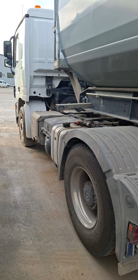 Mercedes-Benz Actros 1844 4x2, MP3, Euro 5 - Tractor unit: picture 4 Mercedes-Benz Actros 1844 4x2, MP3, Euro 5 - Tractor unit: picture 4