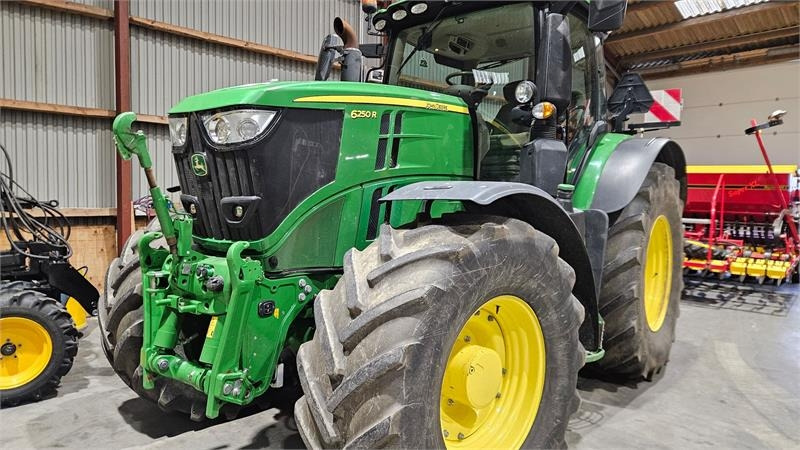 John Deere 6250R Ultimate Edition  - Farm tractor: picture 1 John Deere 6250R Ultimate Edition  - Farm tractor: picture 1