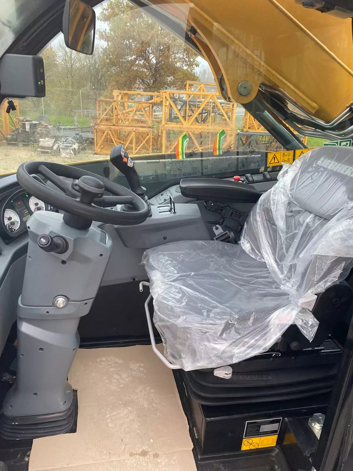 Telescopic handler 2023 Liebherr T 46-7s: picture 6