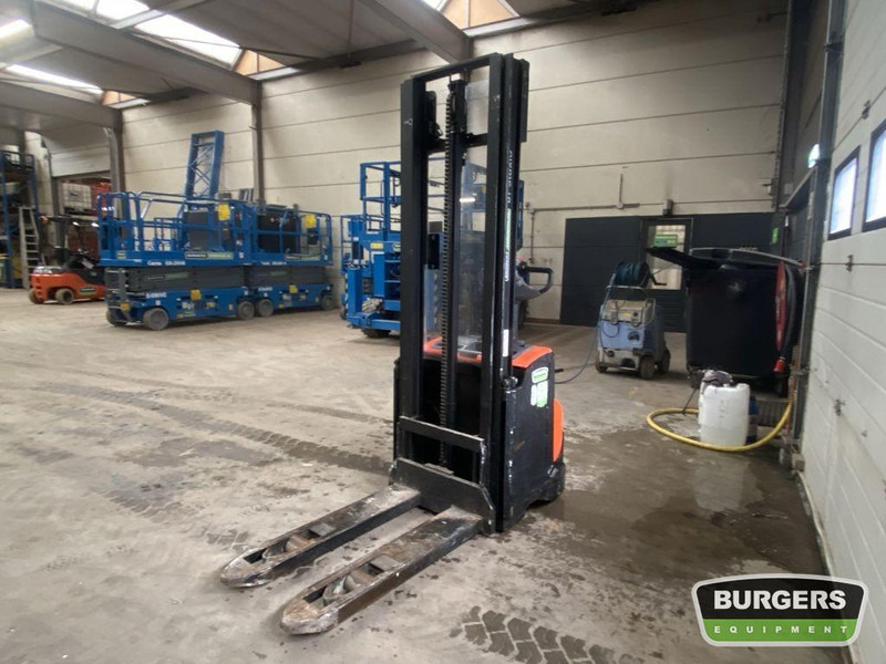 BT SWE120 - Stacker: picture 3 BT SWE120 - Stacker: picture 3