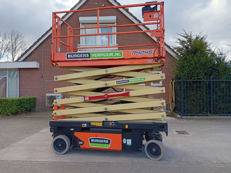 JLG R4045 - Scissor lift: picture 1 JLG R4045 - Scissor lift: picture 1