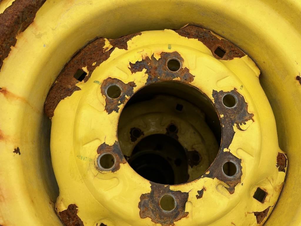 Galaxy 41 x 14.00-20 John Deere 3045R  - Wheel and tire package: picture 5 Galaxy 41 x 14.00-20 John Deere 3045R  - Wheel and tire package: picture 5