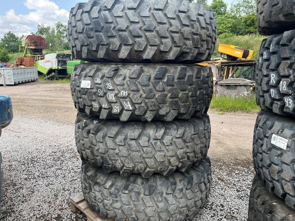 Nokian Industrial 18,4 B 30 Huddig 860 D  - Wheel and tire package: picture 1 Nokian Industrial 18,4 B 30 Huddig 860 D  - Wheel and tire package: picture 1