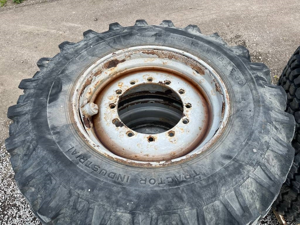 Nokian Industrial 18,4 B 30 Huddig 860 D  - Wheel and tire package: picture 3 Nokian Industrial 18,4 B 30 Huddig 860 D  - Wheel and tire package: picture 3