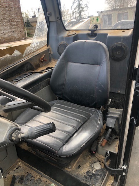 Cat TH Kabina - Cab for Agricultural machinery: picture 2 Cat TH Kabina - Cab for Agricultural machinery: picture 2