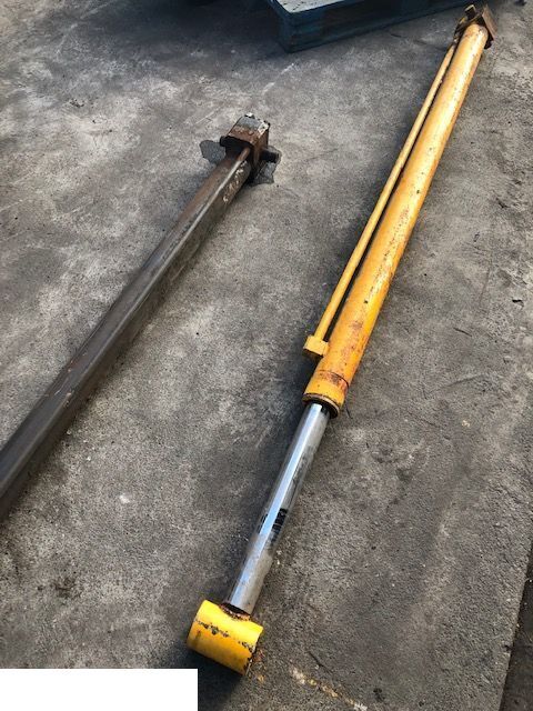 Sanderson - Siłownik Wysuwu - Hydraulic cylinder for Agricultural machinery: picture 2 Sanderson - Siłownik Wysuwu - Hydraulic cylinder for Agricultural machinery: picture 2