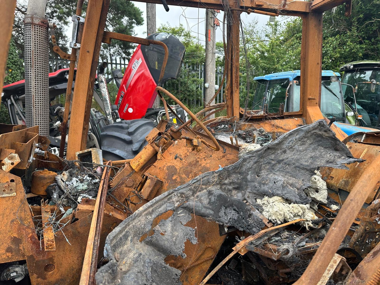 Farm tractor Valtra 8150 8150-4 - cała na części: picture 12 Farm tractor Valtra 8150 8150-4 - cała na części: picture 12