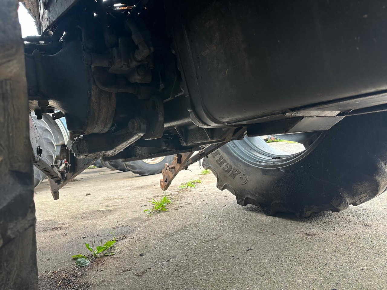 Farm tractor Valtra 8150 8150-4 - cała na części: picture 16 Farm tractor Valtra 8150 8150-4 - cała na części: picture 16