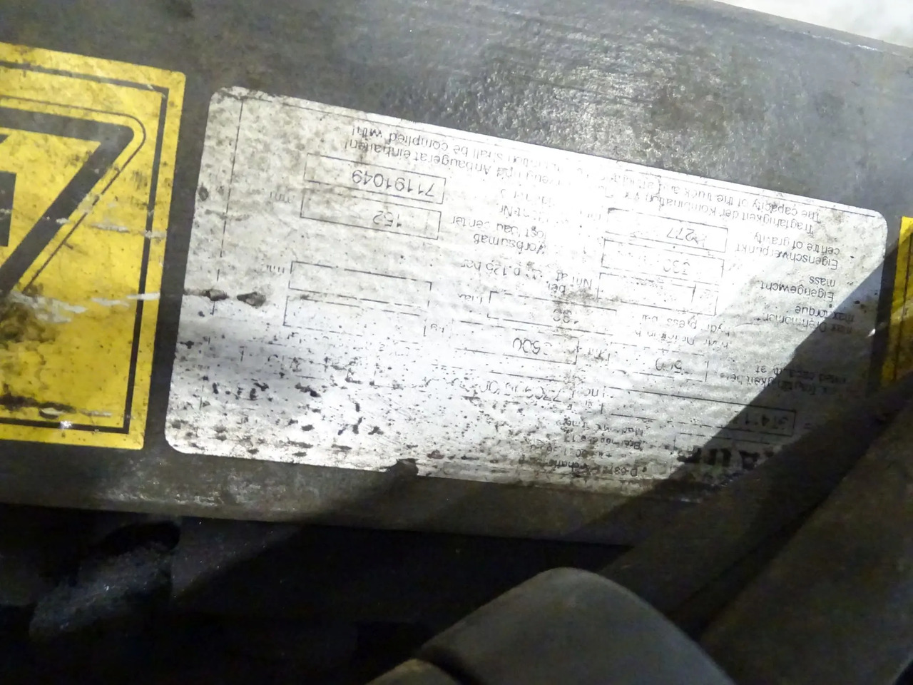 Kaup Fork positioner - Attachment for Material handling equipment: picture 3 Kaup Fork positioner - Attachment for Material handling equipment: picture 3