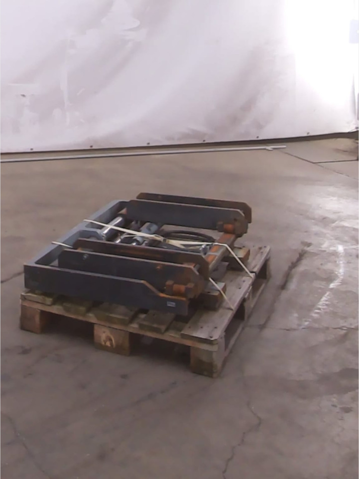 Meyer 6-9907H - Attachment for Material handling equipment: picture 3 Meyer 6-9907H - Attachment for Material handling equipment: picture 3