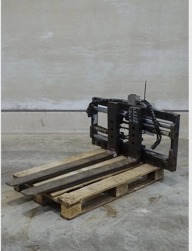 Meyer Fork positioner - Attachment for Material handling equipment: picture 1 Meyer Fork positioner - Attachment for Material handling equipment: picture 1