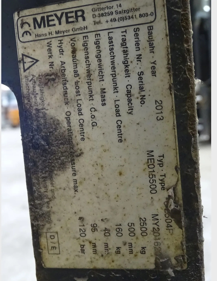 Meyer Fork positioner - Attachment for Material handling equipment: picture 2 Meyer Fork positioner - Attachment for Material handling equipment: picture 2