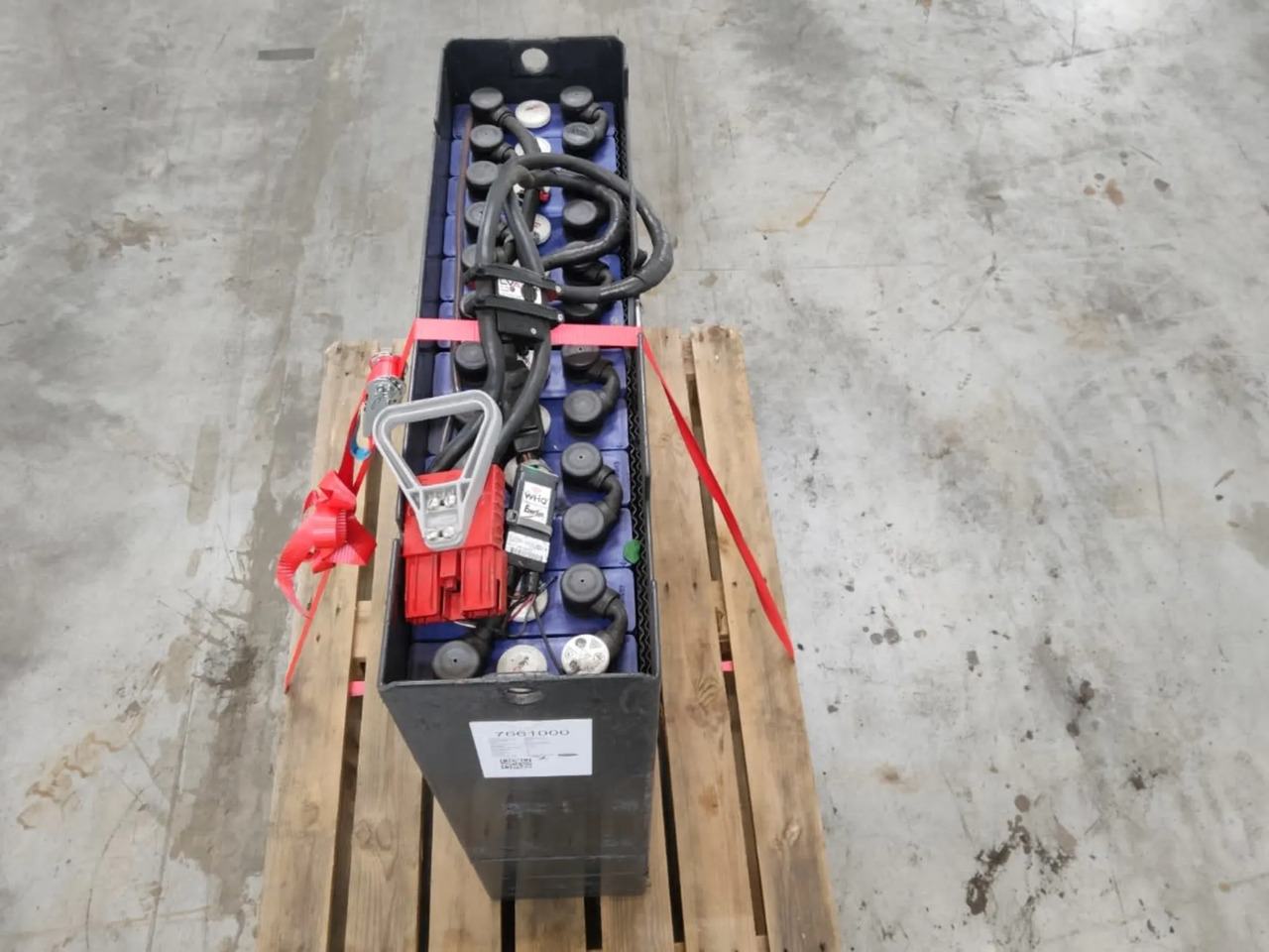 Battery 24V 24V 420Ah - Battery for Material handling equipment: picture 4 Battery 24V 24V 420Ah - Battery for Material handling equipment: picture 4