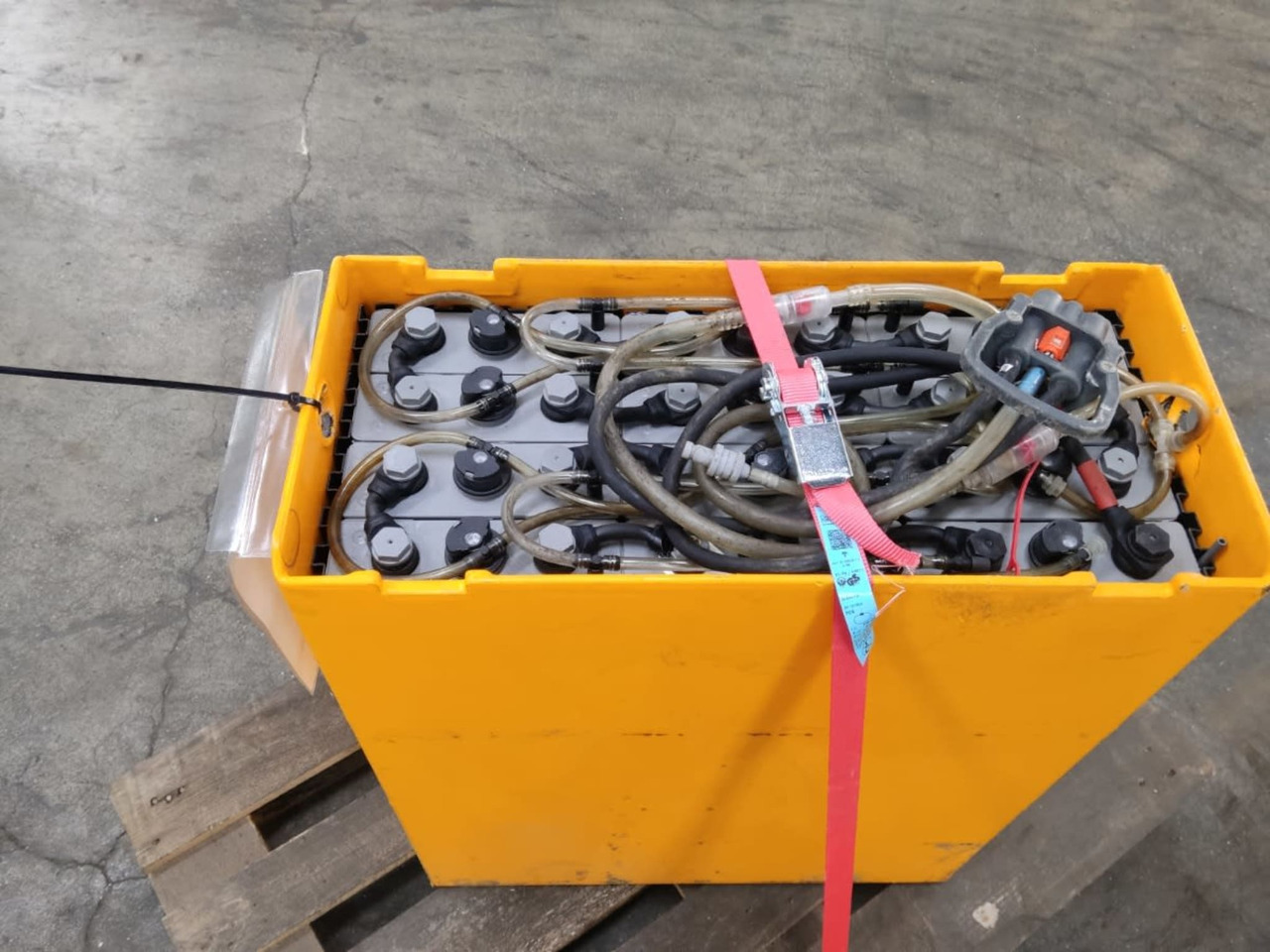 Battery 24V - Battery for Material handling equipment: picture 4 Battery 24V - Battery for Material handling equipment: picture 4