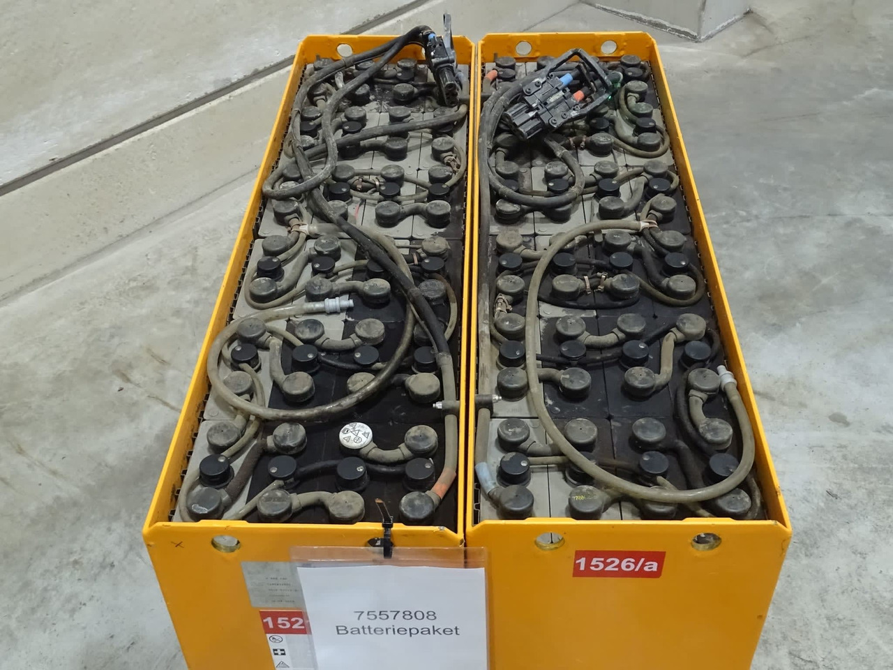 Battery Package 2 pieces - Battery for Material handling equipment: picture 4 Battery Package 2 pieces - Battery for Material handling equipment: picture 4