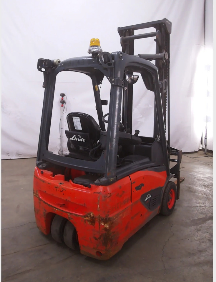 Linde E16C-02 - Electric forklift: picture 3 Linde E16C-02 - Electric forklift: picture 3